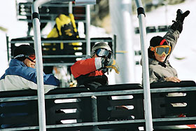 Snowboarder im Lift