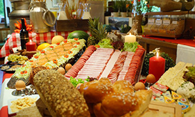 Fr�hst�ck im Sportclub in Kaprun
