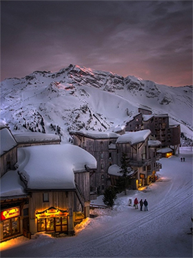 Val Thorens bei Nacht