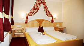 Alpinschl�ssl in Mayrhofen: Schlafzimmer Beispiel
